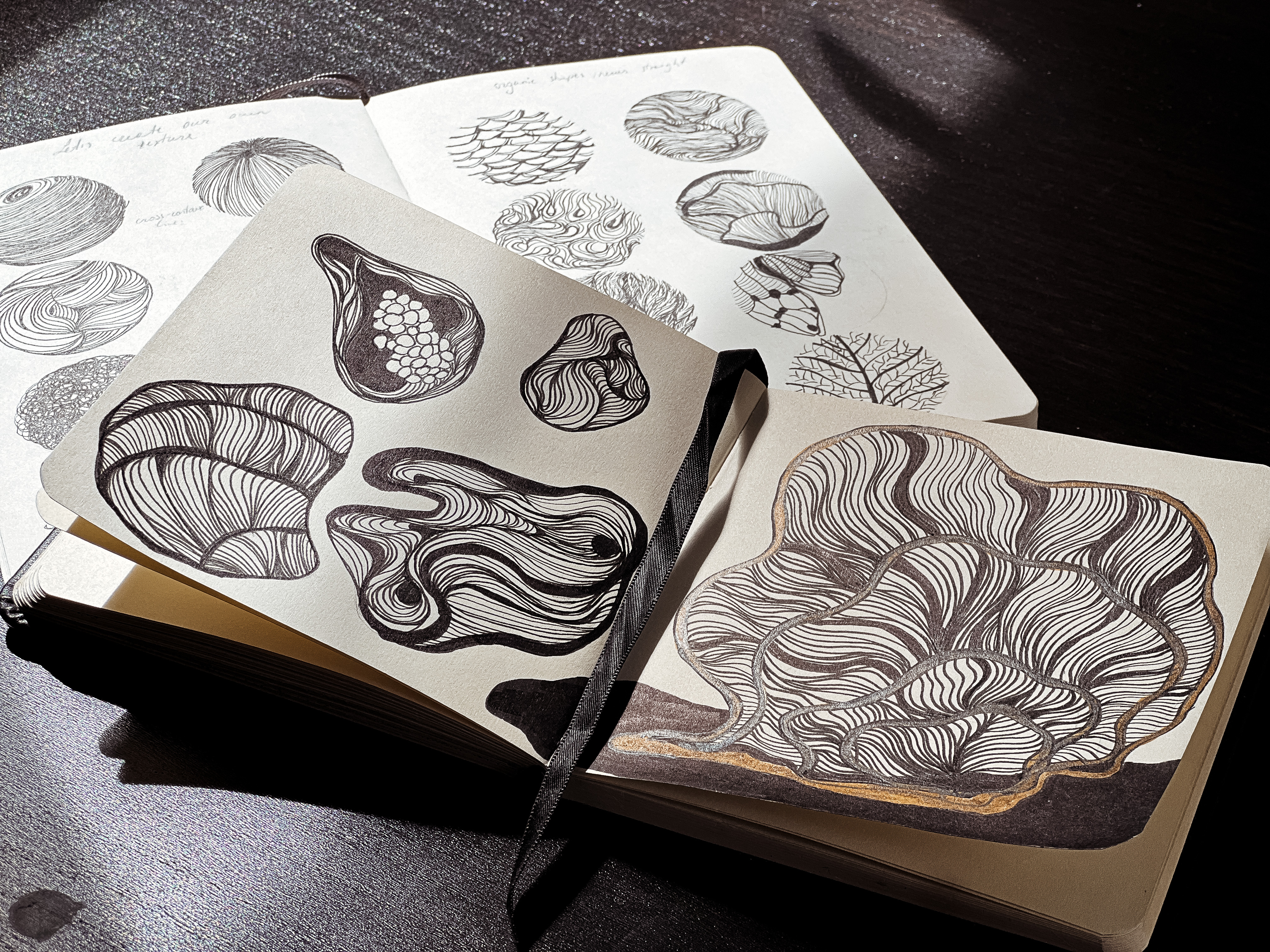 Mindfully_Art_Course_materials_free_flow_shapes_sketchbook